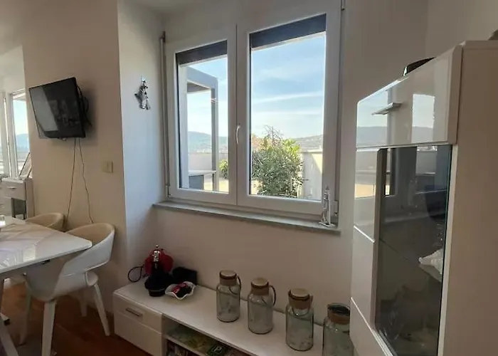 Old Town Rooftop With Huge Terrace & Parking