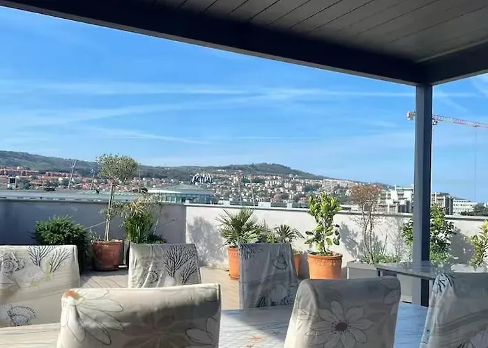 Old Town Rooftop With Huge Terrace & Parking Appartamento Capodistria